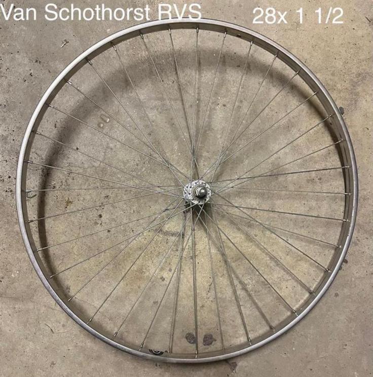 Omafiets voor-en achterwielen 28x 1 1/2, Fietsen en Brommers, Ophalen of Verzenden, Zo goed als nieuw