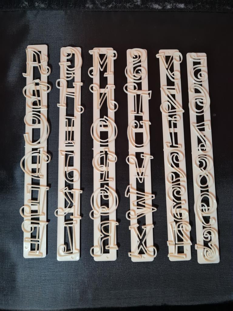 FMM Alphabet Tappits - Letter Uitstekers, Ophalen of Verzenden, Gebruikt, Taarten of Cupcakes, Overige typen