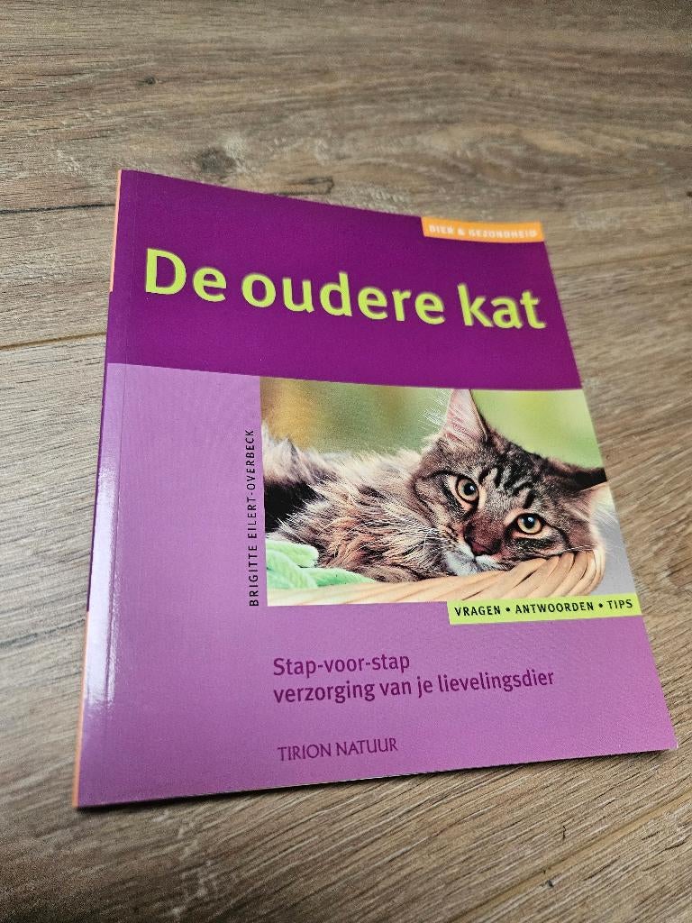 De Oudere Kat - Stap-Voor-Stap Verzorging, Ophalen of Verzenden, Zo goed als nieuw, Katten