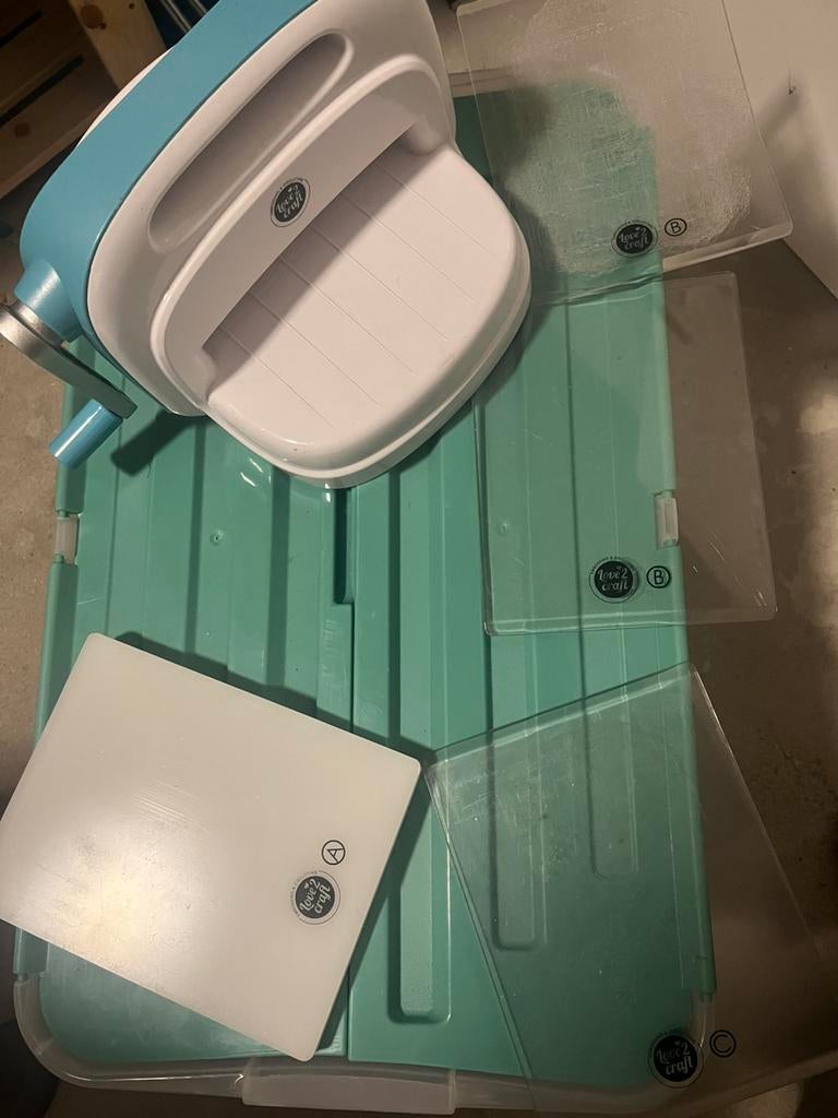 Embossing & die cut machine Love2Craft, Ophalen, Gebruikt, Gereedschap of Toebehoren