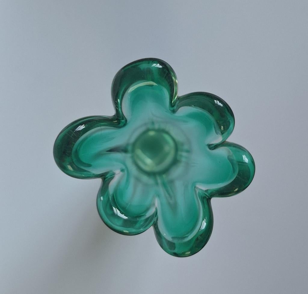 Mooie groene glazen vaas, Huis en Inrichting, Gevondenengemaakt@gmail.com, Onbekend, Ophalen of Verzenden, Onbekend