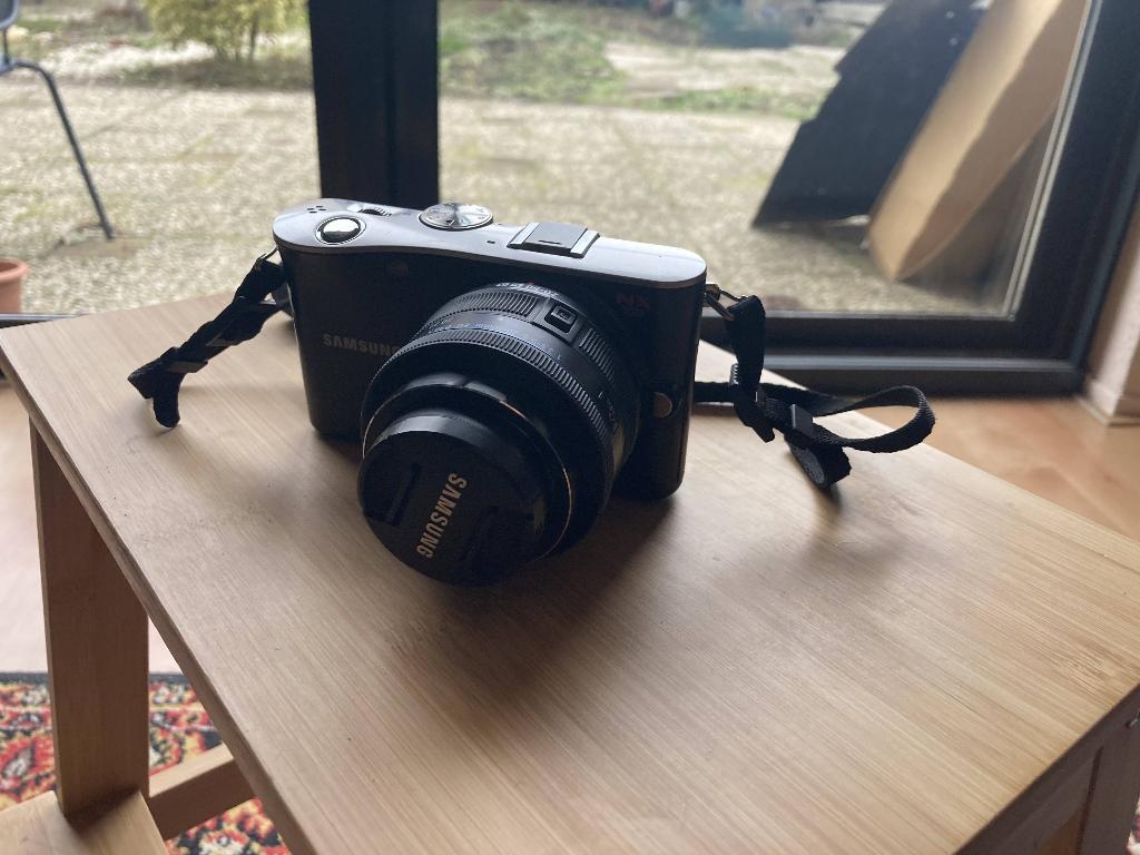 Samsung NX100 Systeemcamera + 20-50mm i-Function Lens, Audio, Tv en Foto, Fotocamera's Digitaal, Gebruikt, Spiegelreflex, Samsung