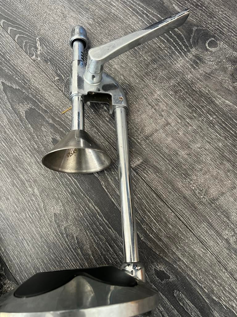 Metalen Citruspers in Goede Staat, Huis en Inrichting, Keuken | Keukenbenodigdheden, Ophalen, Gebruikt