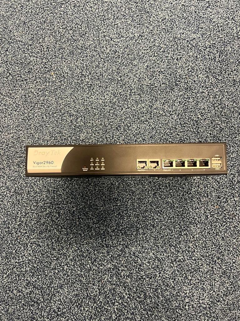 Draytek vigor2960, Ophalen of Verzenden, Zo goed als nieuw, Router, DrayTek Vigor