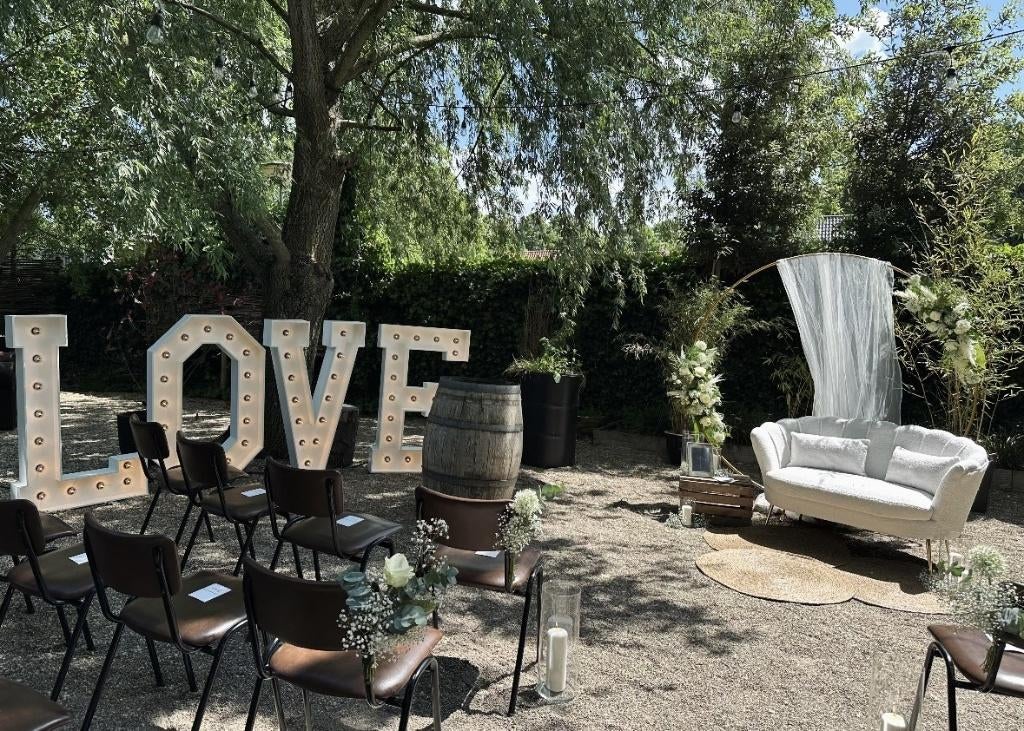 XXL LOVE licht letters te huur | Bruiloft | Styling, Hobby en Vrije tijd, Feestartikelen | Verhuur, Ophalen, Zo goed als nieuw