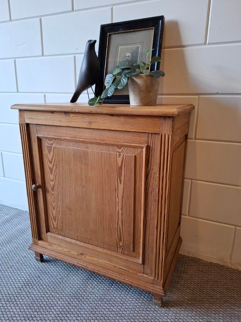 Vintage/Antiek grenen kast, Brocante houten kastje, Ophalen