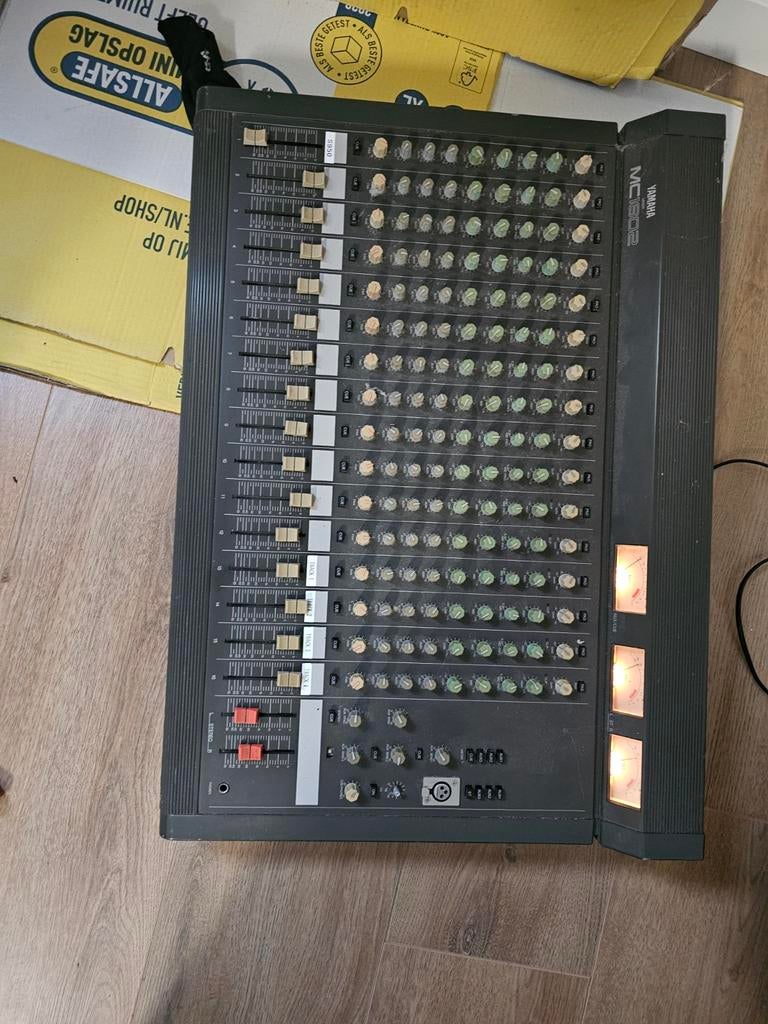 Mengpaneel in goede staat, Ophalen, Gebruikt, 10 tot 20 kanalen, Microfooningang