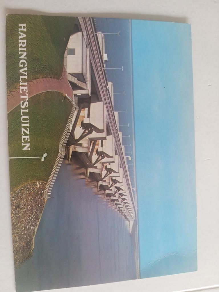 kaart Haringvlietsluizen  Voorne Putten Goeree Overflakkee., Verzamelen, Ansichtkaarten | Nederland, Ophalen of Verzenden, 1960 tot 1980