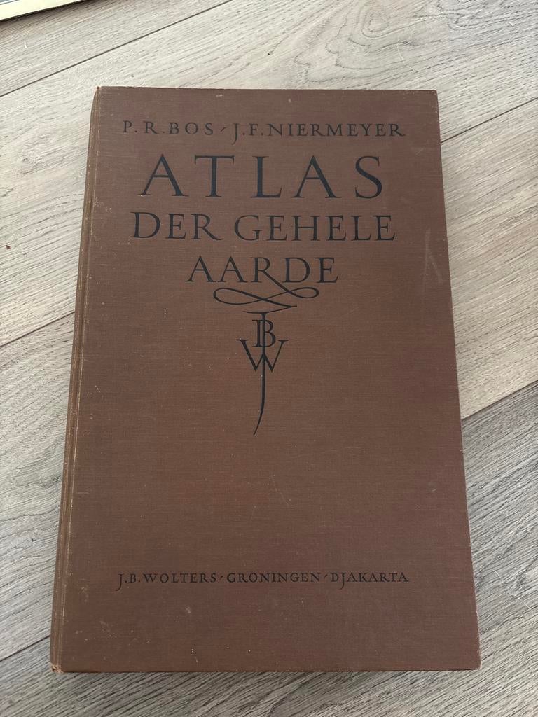 Oude Atlas uit 1956 in goede staat, Gelezen, Overige atlassen, Ophalen of Verzenden, 1800 tot 2000