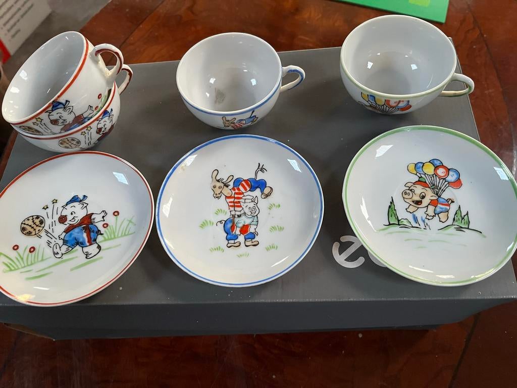 Vintage Kinderservies met leuke afbeeldingen, Gebruikt, Ophalen of Verzenden, Overige stijlen, Kop(pen) en/of Schotel(s)