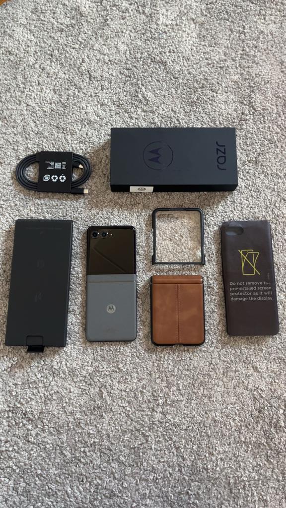 Motorola Razr met hoesjes en doos, Telecommunicatie, Inklapmodel, Ophalen of Verzenden, Zo goed als nieuw, Zonder simlock