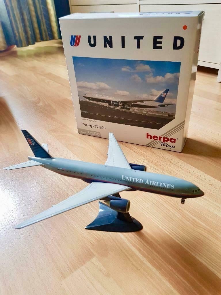 Herpa plane model 1:200 United Airlines B777-200 reg. N779UA, Verzamelen, Luchtvaart en Vliegtuigspotten, Ophalen of Verzenden