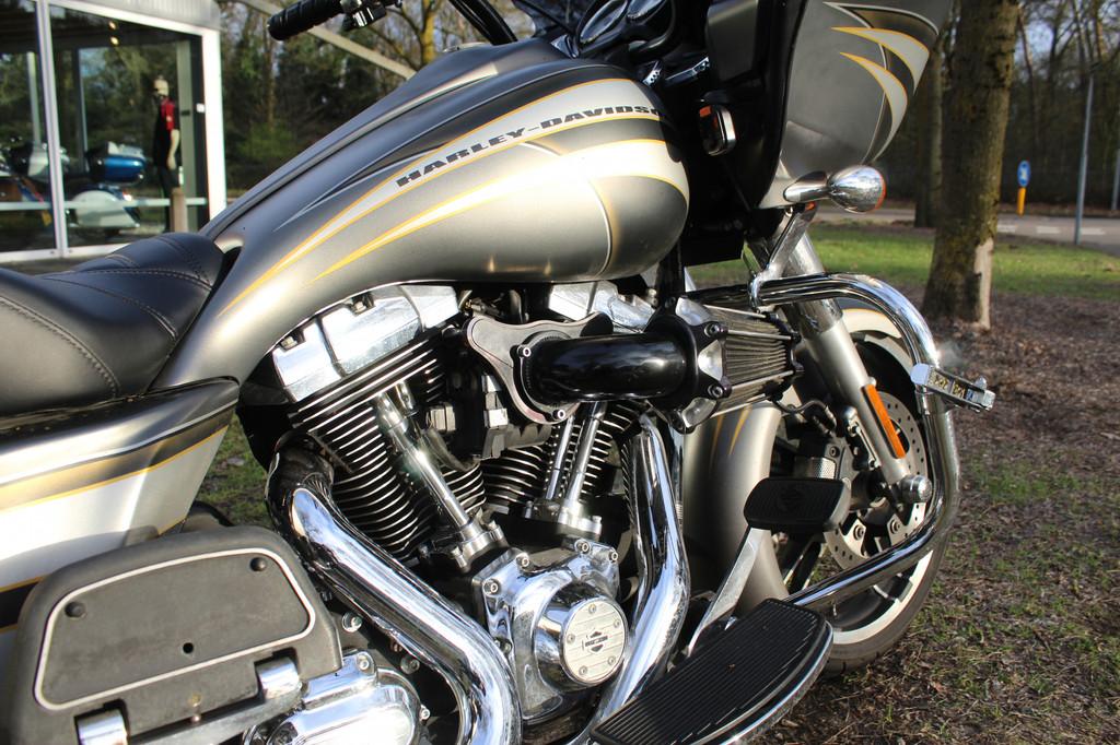 Harley-Davidson Road Glide Bagger Special - foto 2