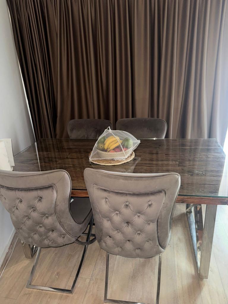 Richmond Kensington Eettafel met Glazen Plaat, Ophalen, Gebruikt, 100 tot 150 cm, 50 tot 75 cm