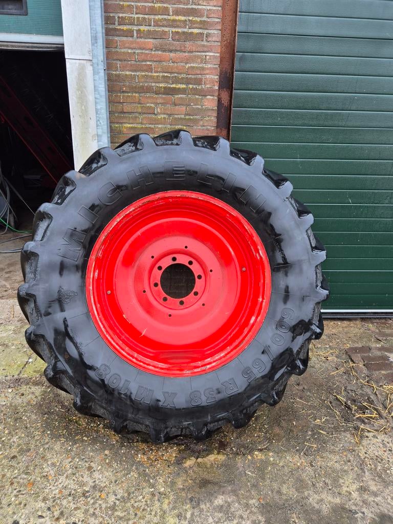 Michelin XM108 600/65 R38 band met velg, Ophalen