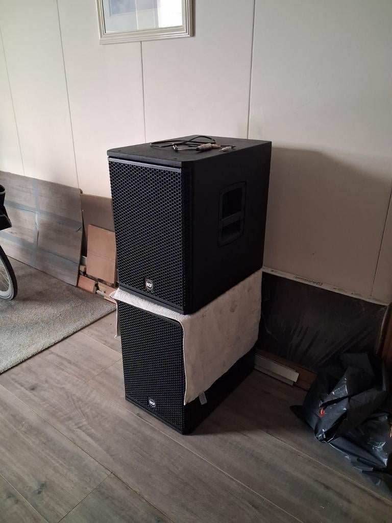 RCF 702 MK3 Actieve Subwoofer - Krachtige Bass, Overige merken, Gebruikt, Subwoofer, Ophalen of Verzenden