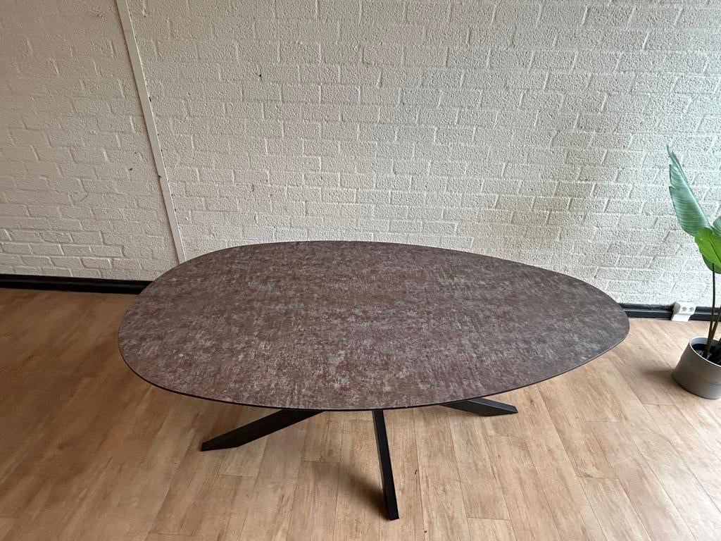 Gave Enzo Luca tafel met industriële poten!, 100 tot 150 cm, Nieuw, Ophalen of Verzenden, Vier personen