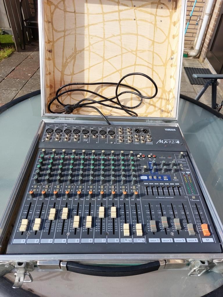 Yamaha 8 kanaals mengpaneel, Ophalen, Gebruikt, 5 tot 10 kanalen, Microfooningang