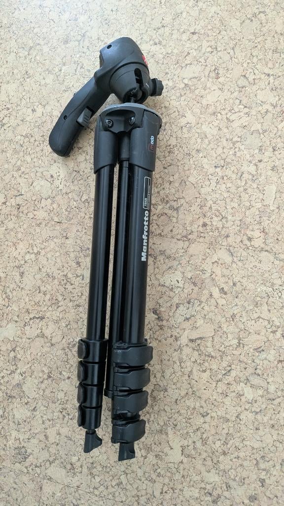 Manfrotto statief, Audio, Tv en Foto, Zo goed als nieuw, 150 tot 175 cm, Met balhoofd, Ophalen of Verzenden
