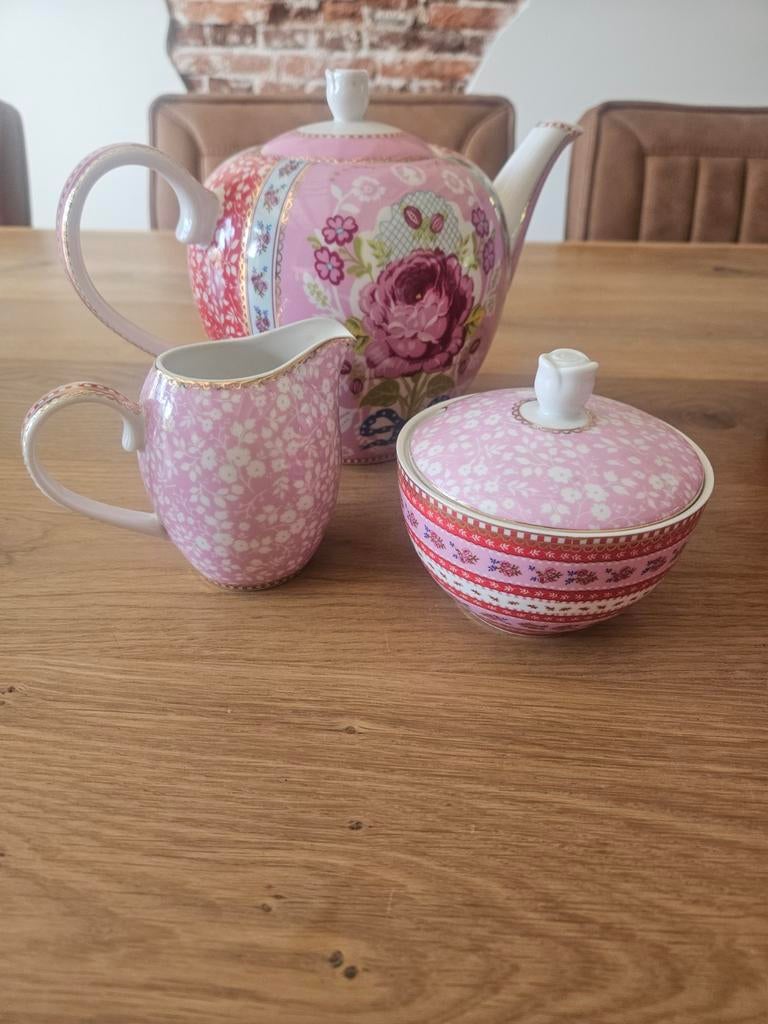 Pip Studio theepot, melkkan en suikerpot - Roze bloemen, Ophalen, Overige typen, Zo goed als nieuw, Overige stijlen