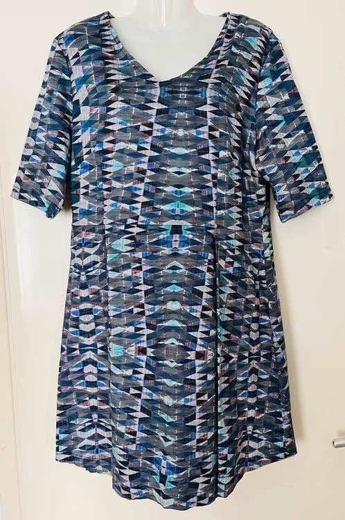 Lavand jurk maat 42/44 [v], Kleding | Dames, Overige kleuren, Maat 42/44 (L), Ophalen of Verzenden, Zo goed als nieuw