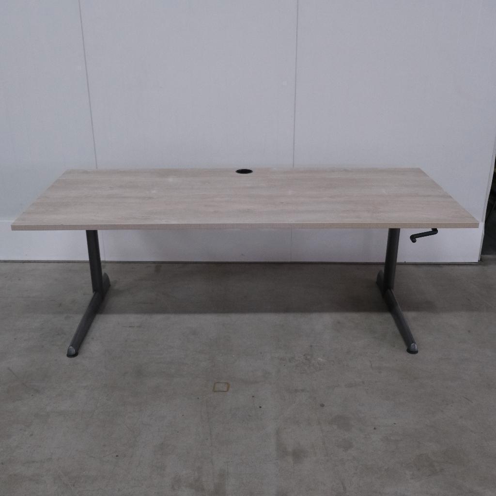 Ahrend 500 slinger zit/zit bureau, 180x80cm, Eik/Antra BR101, Gebruikt, -, -, In hoogte verstelbaar