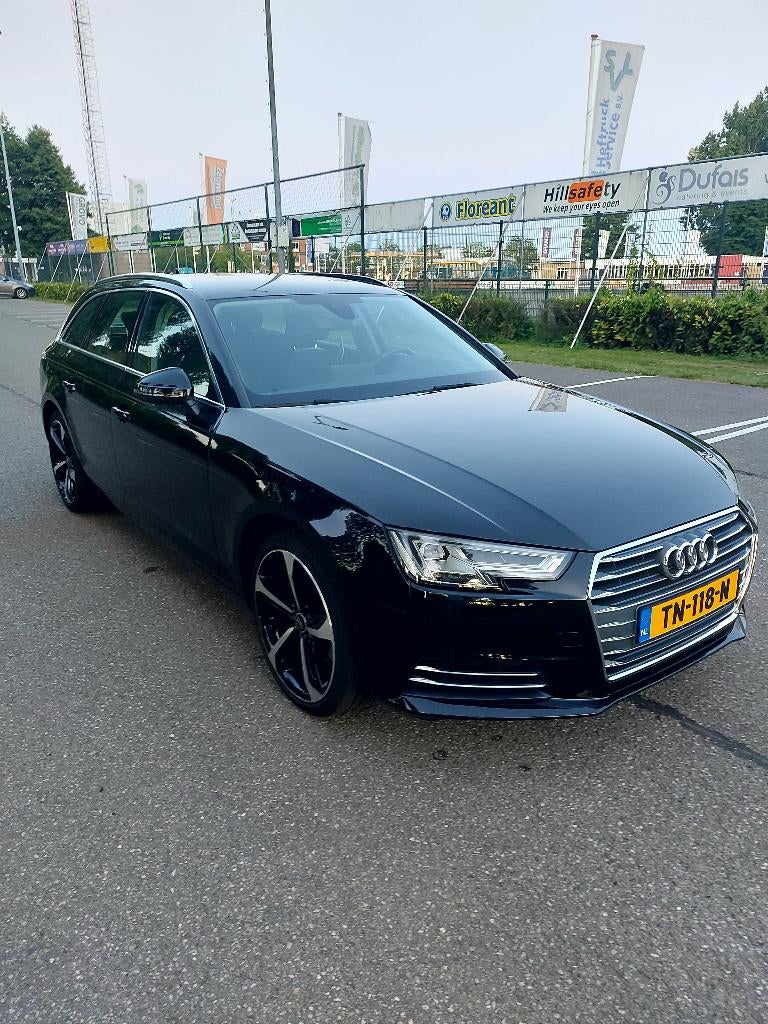 Audi A4 1.4 TFSI 150pk STronic 2018 Virtual Cockpit Carplay, Auto's, Stof, 4 cilinders, 150 pk, A4