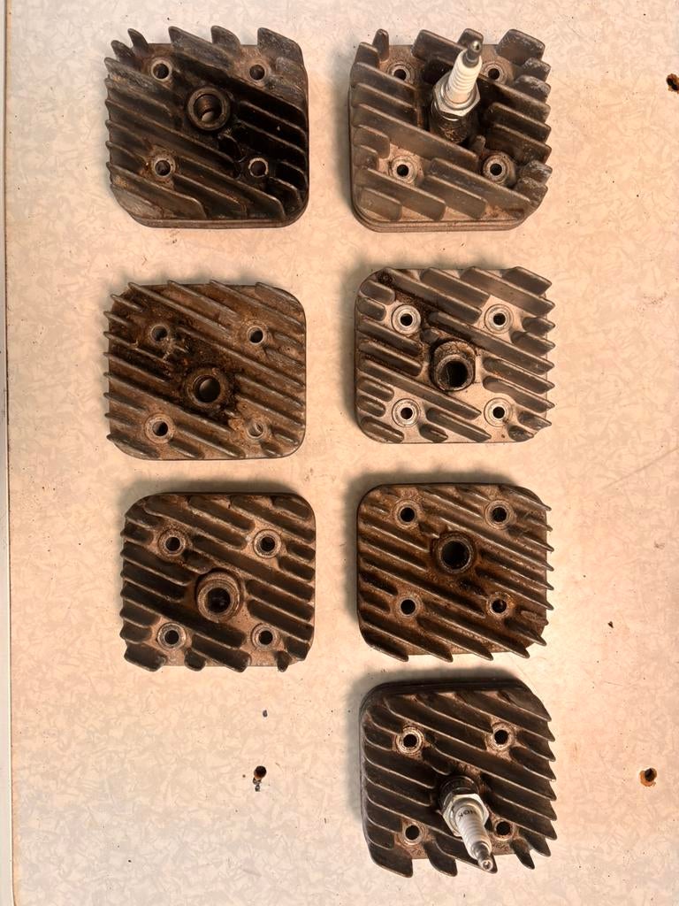 Piaggio 50/70cc cilinderkoppen, Fietsen en Brommers, Ophalen of Verzenden, Zo goed als nieuw, Uitlaat