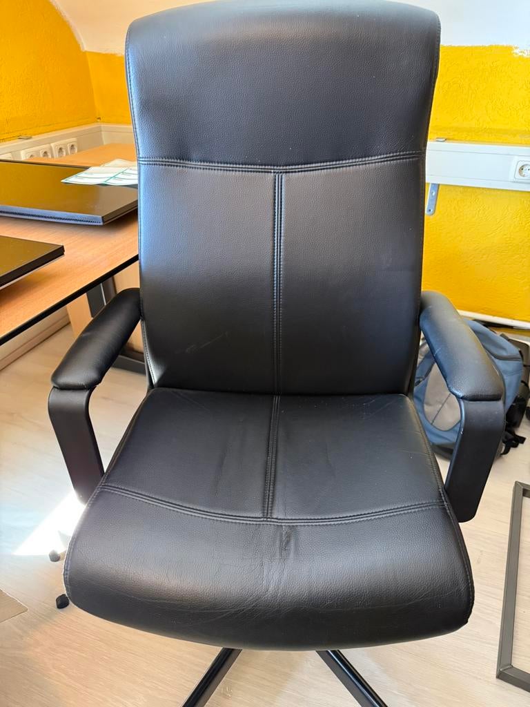 2x Bureaustoel ikea Millberget zwart leer, Huis en Inrichting, Ophalen, Zo goed als nieuw, Zwart