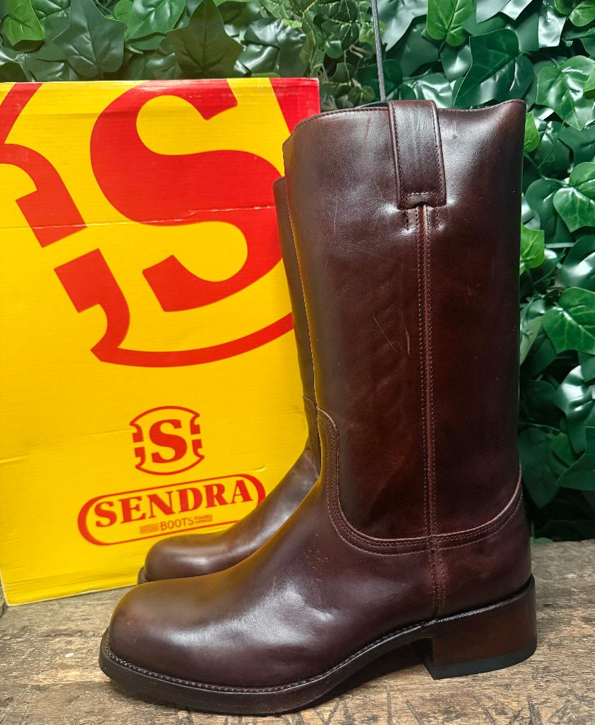 Nieuwe prachtige hoge  laarzen van sendra maat 46