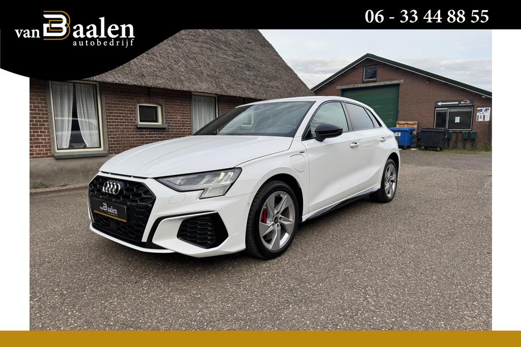 Audi A3 Sportback 45 TFSI e S edition PHEV SOh 93% S-LINE NA, Stof, Gebruikt, 4 cilinders, Wit