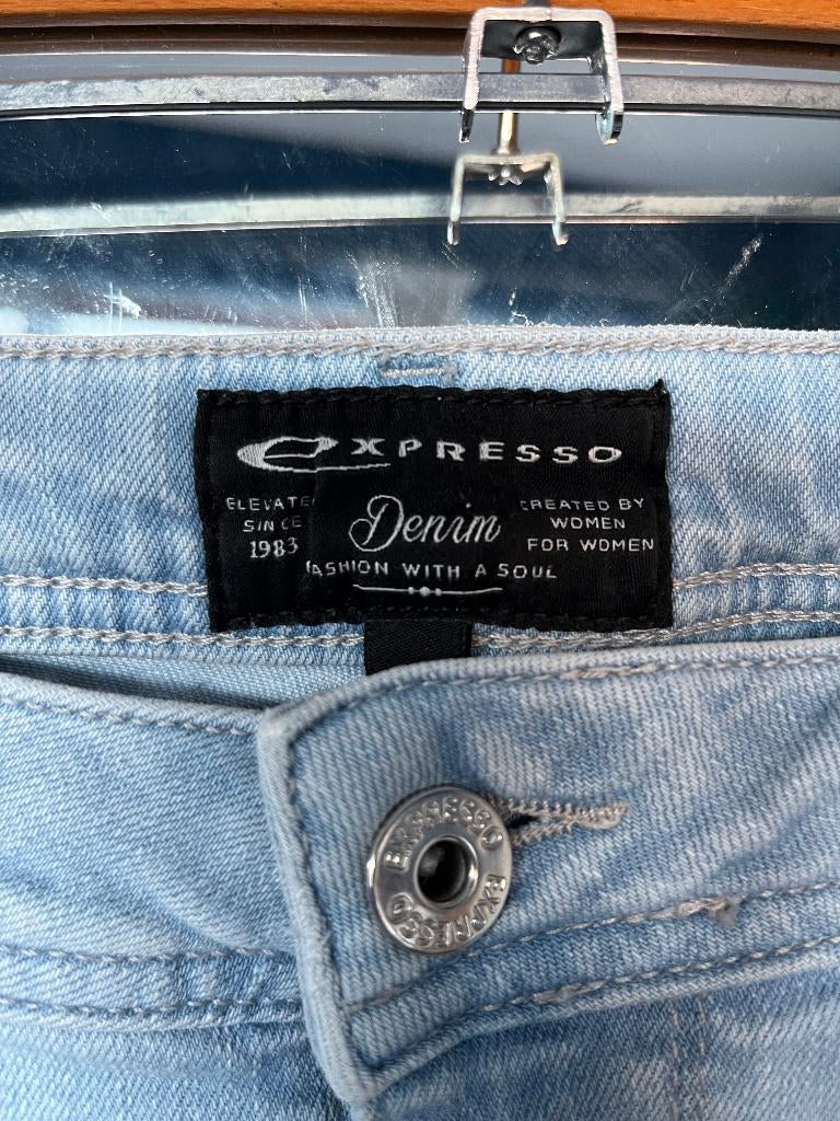 lichte Expresso jeans 44 valt meer als 42 zgan, Kleding | Dames, Broeken en Pantalons, Maat 42/44 (L), Zo goed als nieuw, Lang