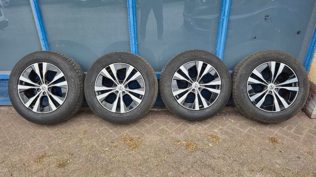 Volvo velgen 18 inch met Goodyear zomerbanden, Auto-onderdelen, Banden en Velgen, Ophalen, 18 inch, Velg(en), 235 mm