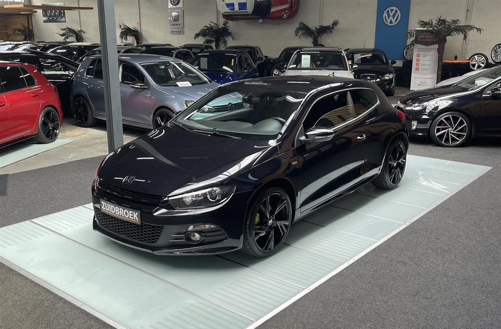 Volkswagen Scirocco 1.4 TSI R-Line Match BlueMotion, Gebruikt, 4 cilinders, 1290 kg, Origineel Nederlands