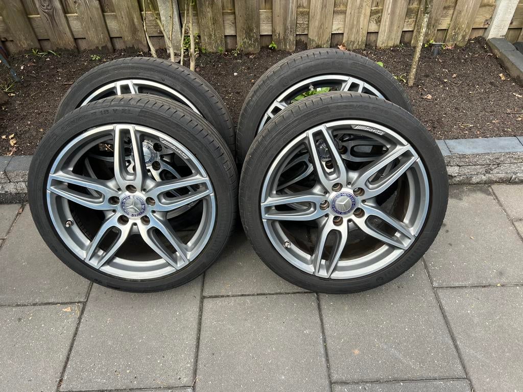 Tekoop origineel 18inch Mercedes AMG velgen met zomerbanden, 18 inch, Banden en Velgen, Ophalen of Verzenden, Zomerbanden