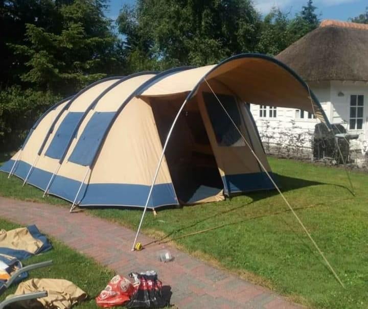 Mooie ruime tent, slechts één weekend gebruikt, Ophalen, Zo goed als nieuw, Tot en met 6