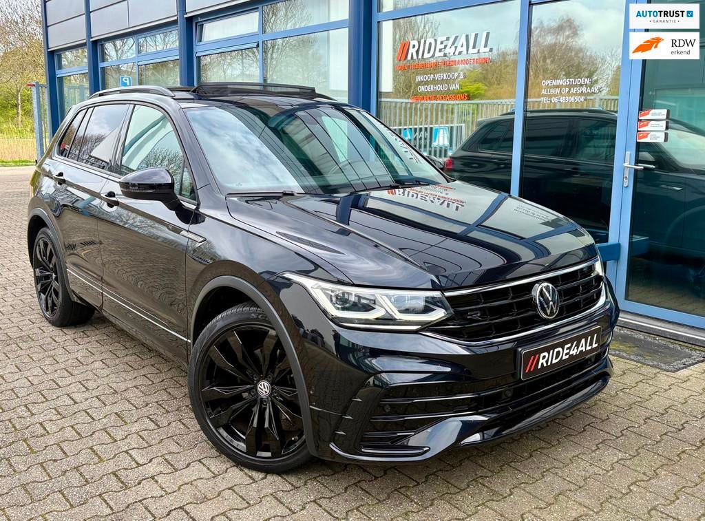 Volkswagen Tiguan 1.5 TSI R-Line/PANO/CARPLAY/HEADUP!, 1441 kg, Euro 6, 4 cilinders, Zwart