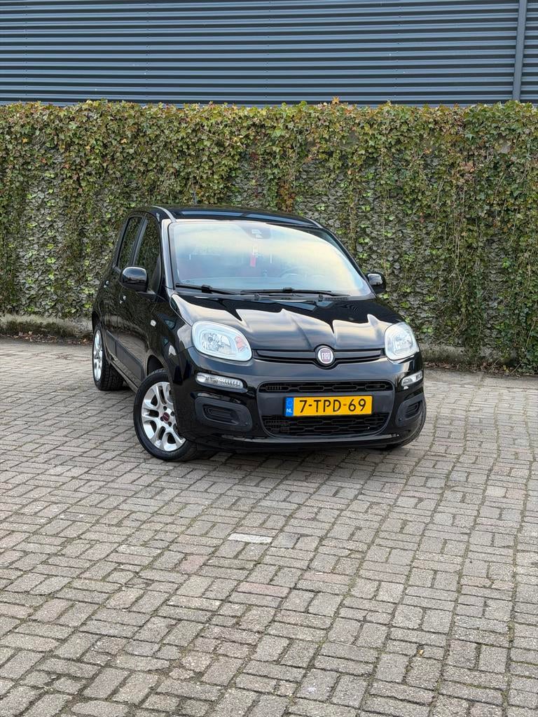 Fiat Panda Twinair Turbo 80PK Dualogic 2014 Zwart, Auto's, 40 €/maand, Panda, Zwart, Origineel Nederlands
