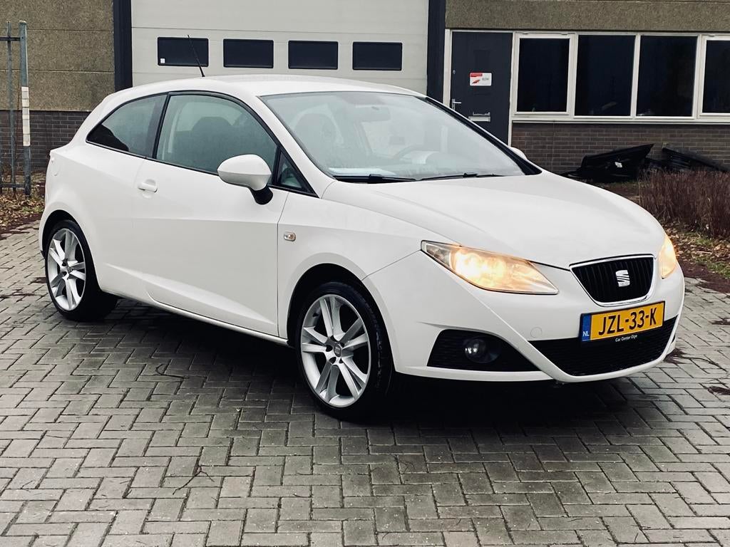 Seat Ibiza 1.6 77KW Wit CRUISE | APK NIEUW, Auto's, 540 kg, 990 kg, Bedrijf, Handgeschakeld
