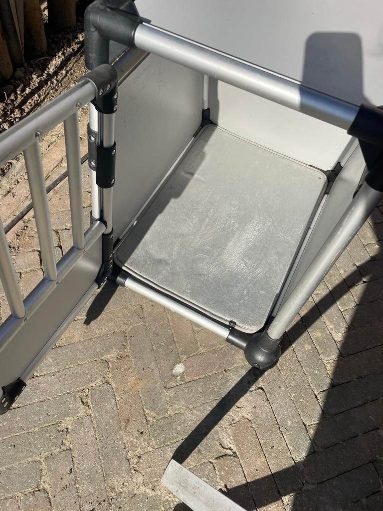 Autobench klein/medium hond, Ophalen, Zo goed als nieuw