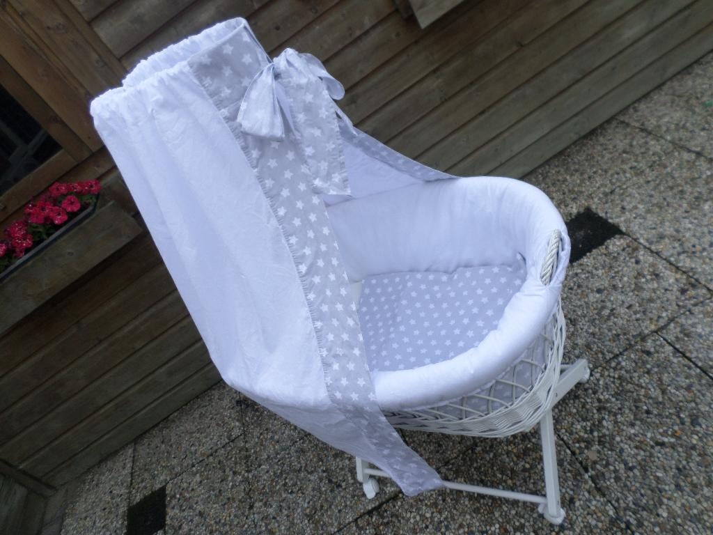 MOOI WIEGJE met HEMELTJE, Ophalen of Verzenden, Zo goed als nieuw, Wieg