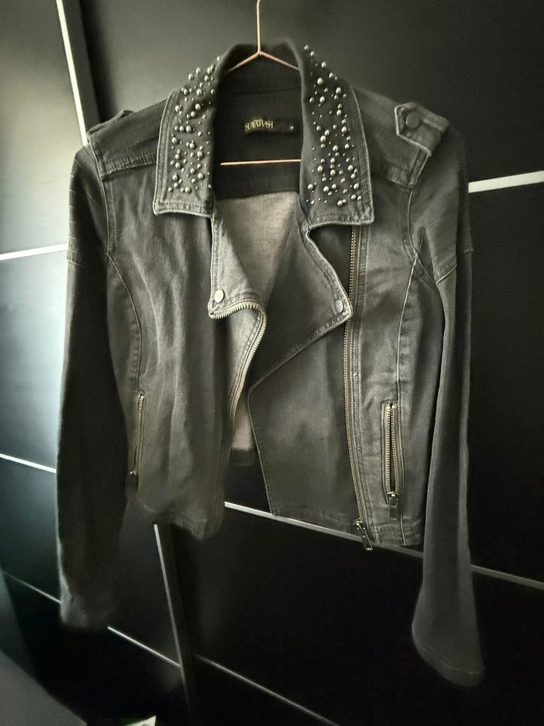 SuperTrash Jullya spijkerjack met studs, Maat 38/40 (M), Supertrash, Zwart, Ophalen of Verzenden