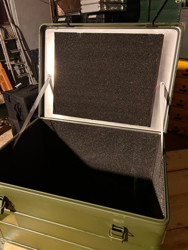 Grote nieuwe Zarges met foam kist, gratis verzending!, Huis en Inrichting, Woonaccessoires | Kisten, Ophalen of Verzenden, Zo goed als nieuw