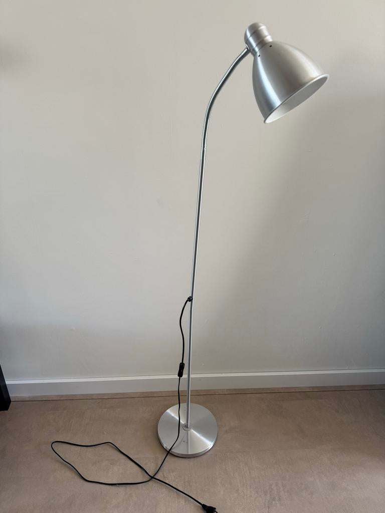 Ikea lersta staande/leeslamp, aluminium chroompatroon, Ophalen, Zo goed als nieuw, Metaal, 100 tot 150 cm