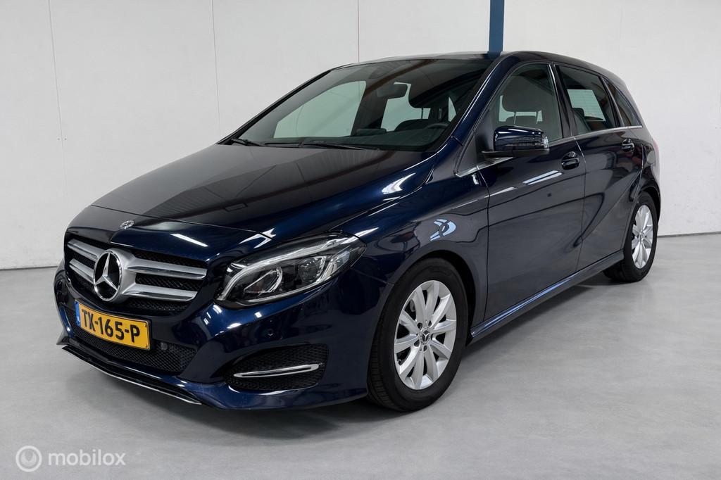 Mercedes B-klasse 180 Ambition NL-AUTO / LED / AUTOMAAT / NA, 1325 kg, Gebruikt, Euro 6, 4 cilinders