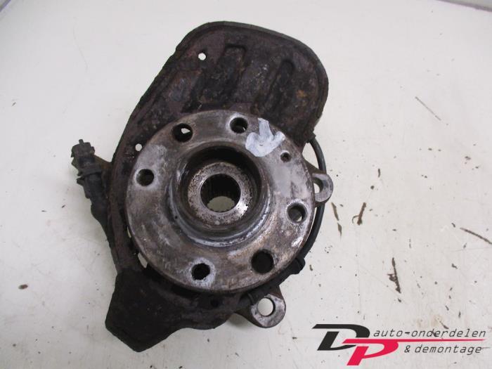 Fusee rechts-voor van een Opel Corsa, Gebruikt, -, -, Opel