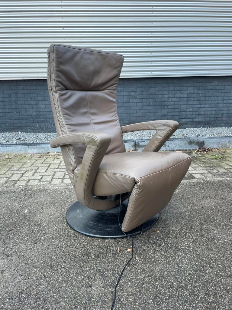 Bruine elektrische relax fauteuil / relax stoel, Huis en Inrichting, Fauteuils, Ophalen of Verzenden, Gebruikt, 50 tot 75 cm