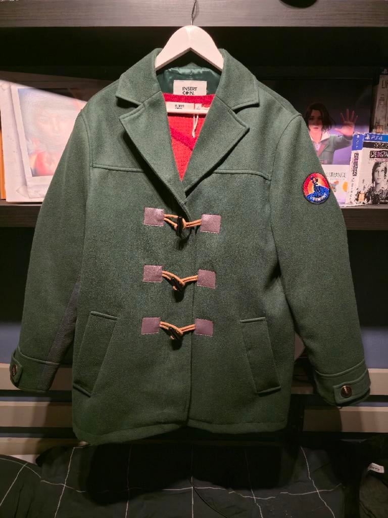 Life Is Strange: Double Exposure
Duffle Coat & Pin, Ophalen of Verzenden, Nieuw, Groen