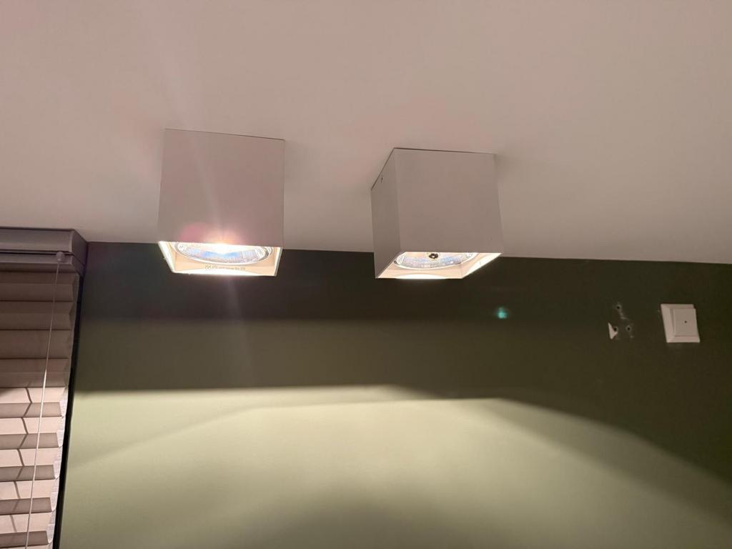 Plafondlamp wit vierkant 75 euro voor 22 stuks, Ophalen, Gebruikt, Overige modellen, 15 lampen of meer