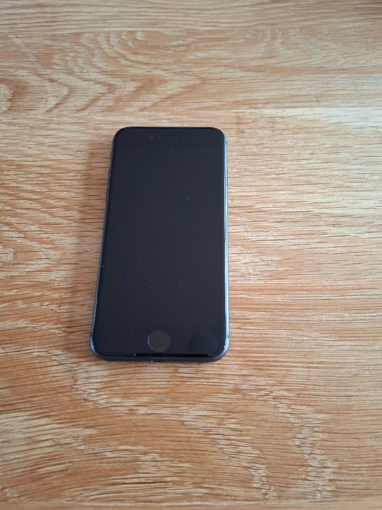 I-Phone 8 incl. accessoires, 80 %, Gebruikt, Zwart, Ophalen of Verzenden